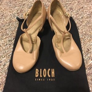 Bloch Splitflex T-Strap 2 1/2 in. Character Heel